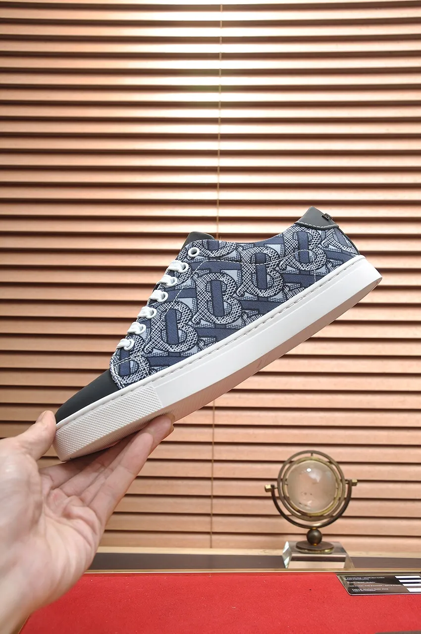 Men's shoes💰480💶[Burberry] (cowhide lining) classic low-top sneakers｜Imported cowhide with classic plaid fabric｜Cow leather lining｜Original outsole｜Fine workmanship and comfortable to wear Size: 38-44 (customized at 45)
